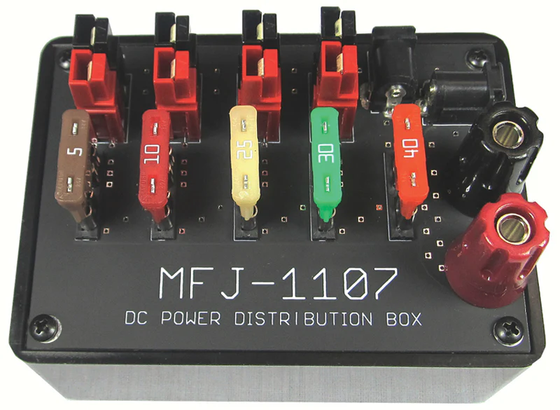 MFJ-1107, DC DISTRIBUTION BX, 1IN BP, 6OUT, PWR POLES,2.1MM